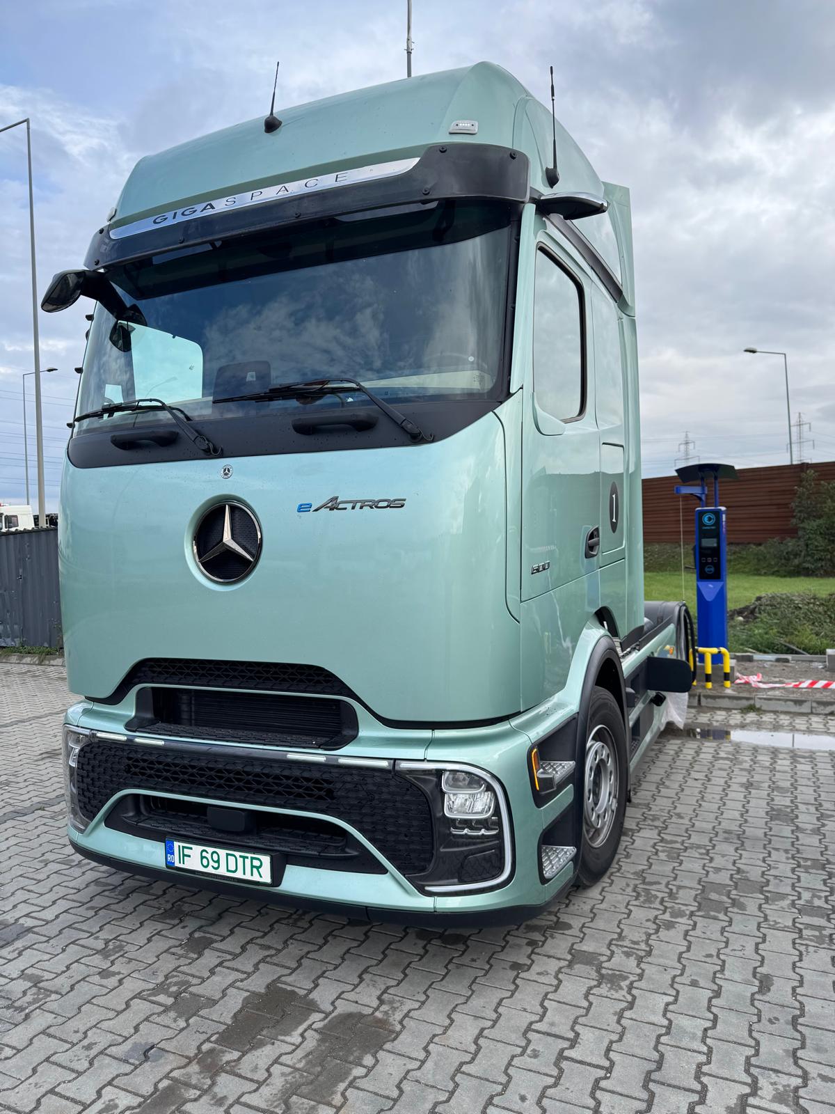 LCT Charge journey illustration